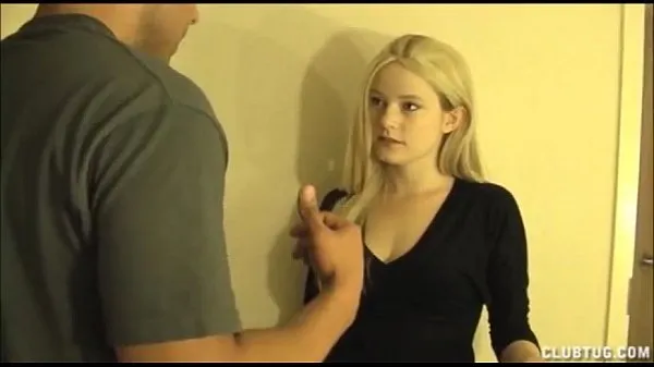 XXX セクシーなブロンドの手コキ 個のトップ クリップ