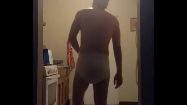 XXX Diaper b. walking in diapers at home - gigant boy أفضل المقاطع