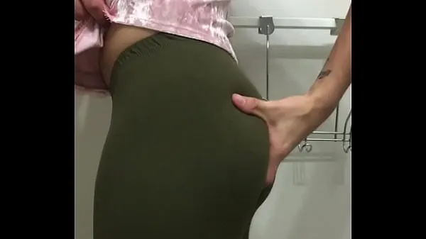 XXX garçon a le cul parfait dans la peau leggings meilleurs clips