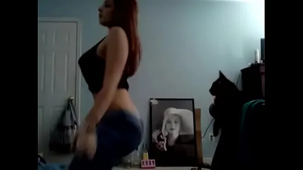Najbolj priljubljeni posnetki XXX Millie Acera Twerking my ass while playing with my pussy