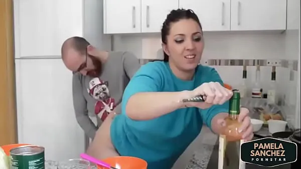 XXX Fucking in the kitchen while cooking Pamela y Jesus more videos in kitchen legnépszerűbb klip