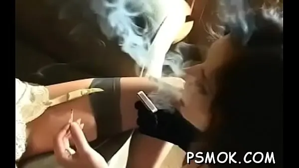 XXX Smoking scene with busty honey κορυφαία κλιπ
