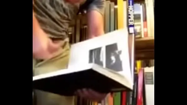 XXX jerking off in a public Library part 1 Klip teratas