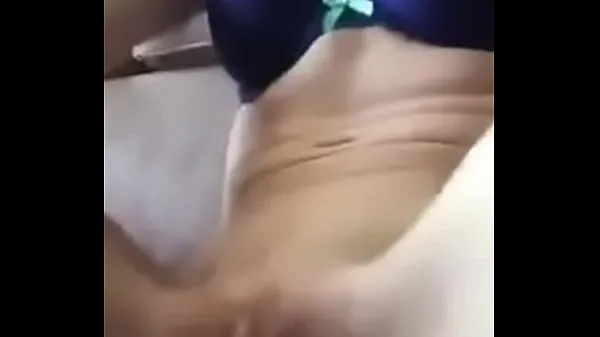 XXX Young girl masturbating with vibrator principais clipes