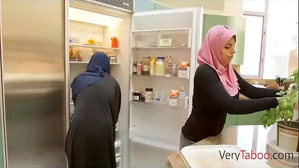 XXX Arab Stepdaughter fucks white stepfather Klip teratas