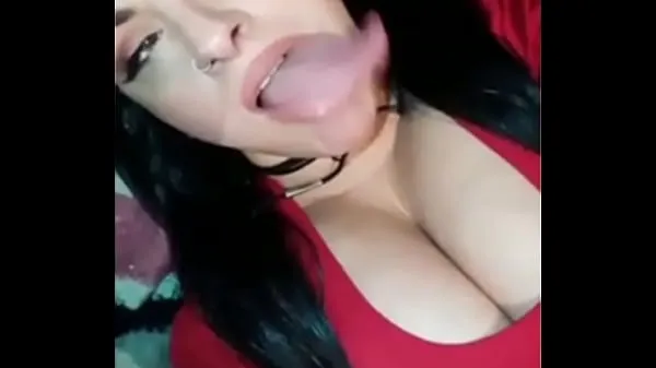 XXX Long Tongue and Throat Show top Clips