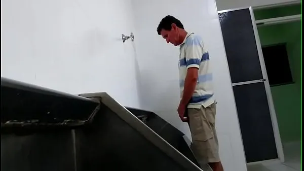 XXX Toilet spycam hot men أفضل المقاطع