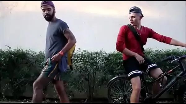 XXX O SKATISTA E O CICLISTA SAFADOS en iyi Klipler