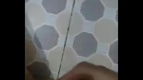 XXX playing cock in the toilet 個のトップ クリップ