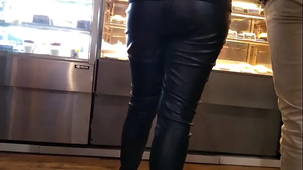 XXX Heiße Lederhose in der MallTop-Clips