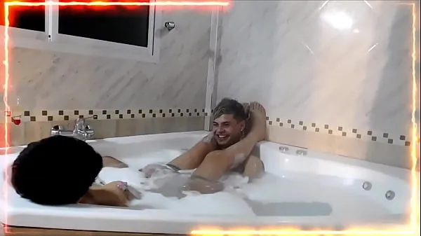 XXX We finished recording and we continue filming the backstage of the rest in the jacuzzi, look how they wait to continue filming top Clips