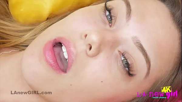 XXX Alluring girl with green eyes closely shows best body in 4K κορυφαία κλιπ