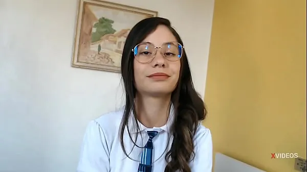 XXX SEXO ANAL A INOCENTE ESTUDIANTE VESTIDA CON SU UNIFORME DE COLEGIALA LE LLENAN EL CULO DE LECHE clips principales