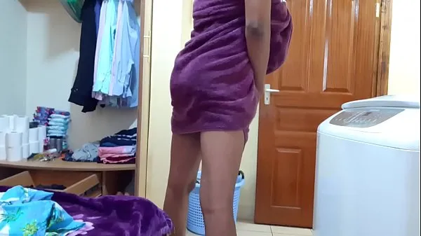 Najbolj priljubljeni posnetki XXX Indian Stepsister Punjabi Porn Walks Naked (4