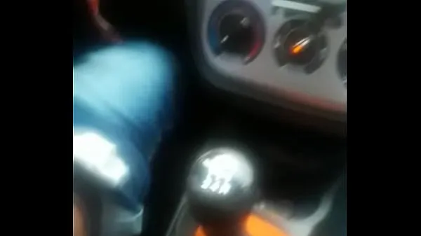 XXX Pegando amigo no carro أفضل المقاطع