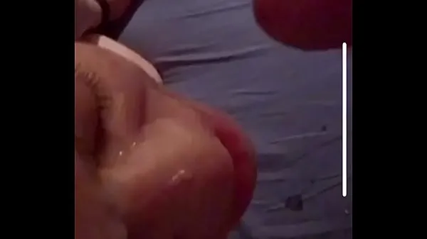 XXX Boquete descuidado termina com grande facial para jovem vagabunda (POV principais clipes