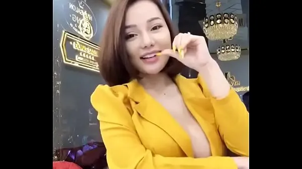 XXX Sexy Vietnamese Who is she أفضل المقاطع