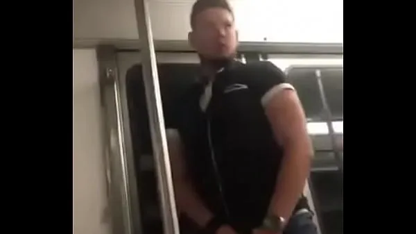 XXX sucking on the train 個のトップ クリップ