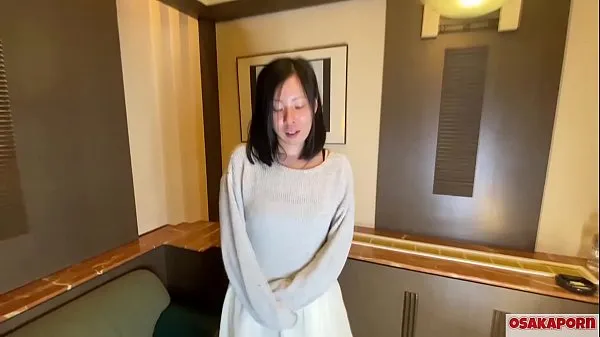 XXX 亚洲妈妈几乎不使用玩具手淫日本人在吟和高潮，可爱的漂亮的小山雀。大阪色情 热门片段
