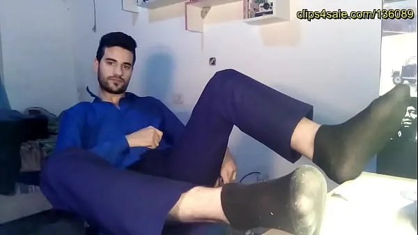 XXX L'employé de bureau Rio montre ses pieds meilleurs clips