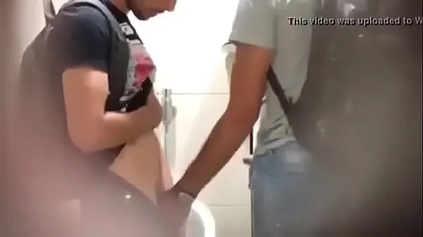 XXX Blowjob in public bathroom शीर्ष क्लिप्स