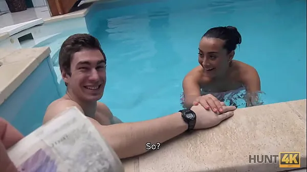 XXX HUNT4K. Morena magra transa com estranho na piscina perto de seu homem principais clipes