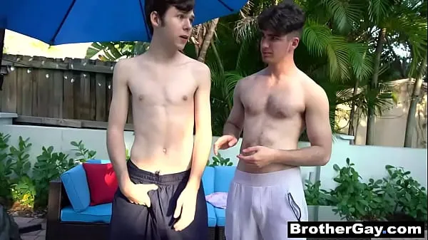 XXX Young twink gets trained by older stepbrother legnépszerűbb klip