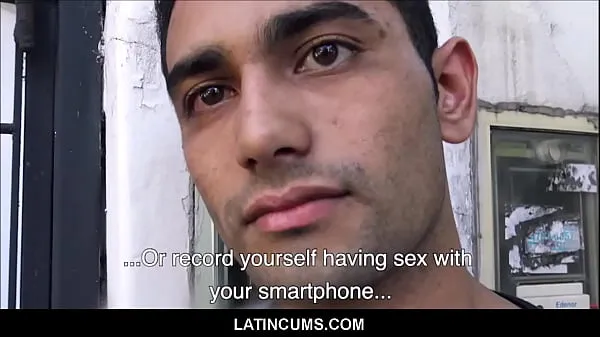 XXX Giovane ragazzo latino dal bel corpo fa sesso con uno sconosciuto per soldi POVclip principali
