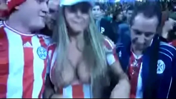 XXX Terrible puta y re tetona paraguaya en la cancha clips principales