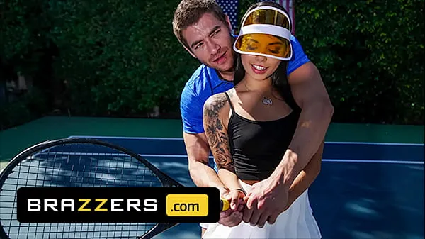XXX Xander Corvus) Massages (Gina Valentinas) Foot To Ease Her Pain They End Up Fucking - Brazzers najlepsze klipy