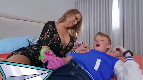 XXX Мама дрочит сыну лучших клипов