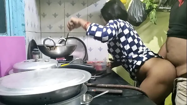 XXX The maid who came from the village did not have any leaves, so the owner took advantage of that and fucked the maid (Hindi Clear Audio topklip