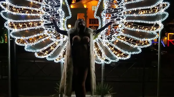 Najbolj priljubljeni posnetki XXX Angel Monika Fox Walks Naked On The Waterfront In Sochi