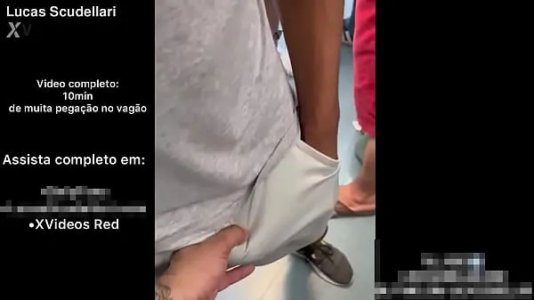 XXX Lucas Scudellari riceve una mano all'interno del vagone (Completo in rossoclip principali