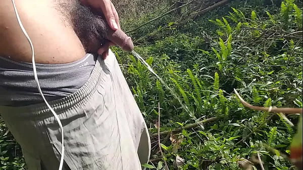 XXX AFTER URINATING IN THE FOREST, A HANDJOB UNDER THE HOT SUN WITH MY COCK คลิปยอดนิยม