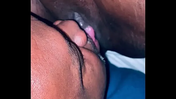 XXX I think he STILL likes licking my pussy Klip teratas