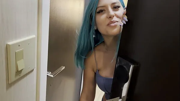 XXX Slim Thick Hottie is BEGGING to Fuck the Food Delivery Man top Clips