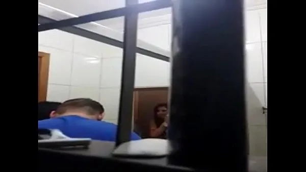 XXX FLAGRANTE! Namorada traindo e mentindo para o corno no celular en iyi Klipler