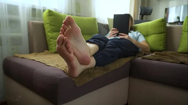 XXX Sexy Teen Amateur Shows Off Her Bare Soles Foot Fetish 個のトップ クリップ