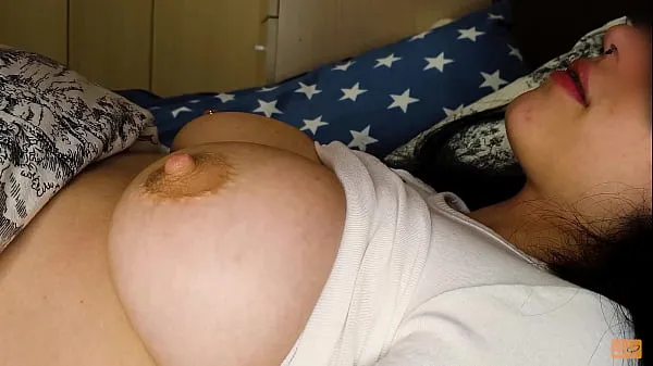 XXX 我从未有过这样的乳头高潮 - 无限高潮 热门片段