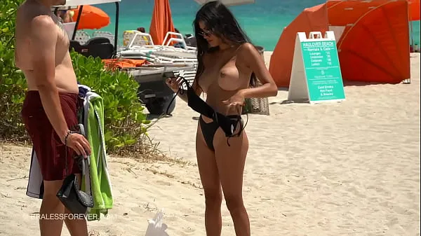 XXX Huge boob hotwife at the beach Klip teratas