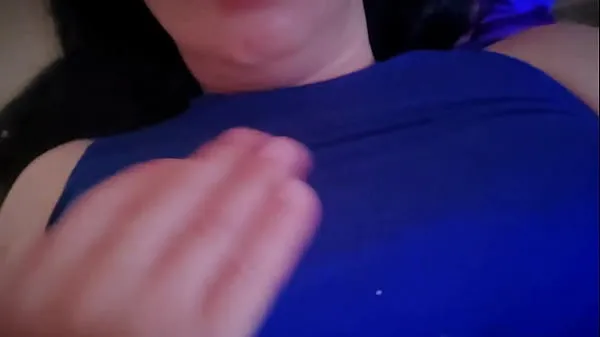 XXX 继父很痛，请慢慢地操我...邪恶的继父操他超级饥渴的丰满女儿，继父和继女的真正业余家庭性爱 热门片段