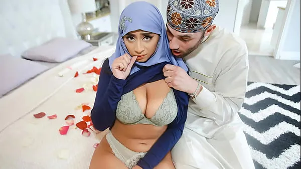XXX Arab Husband Trying to Impregnate His Hijab Wife - HijabLust top Clips