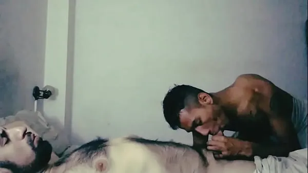 XXX Saying goodbye to the year with this hairy male's cock and milk 個のトップ クリップ