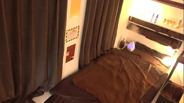 XXX part1 提供全方位服务的情色美容！ 与男士美容院员工做爱！ 按摩重点在下半身，鸡巴在跳动！ 插入喷水的阴道 热门片段