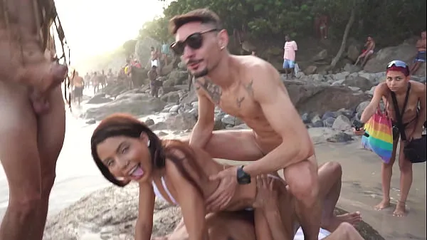 XXX Daped-In-Public : Bianca DANTAS fucks in front of a lot of people at an overflooded beach (DAP, anal, public sex, monster cocks, voyeur, perfect ass, ATM, 3on1) OB299 個のトップ クリップ