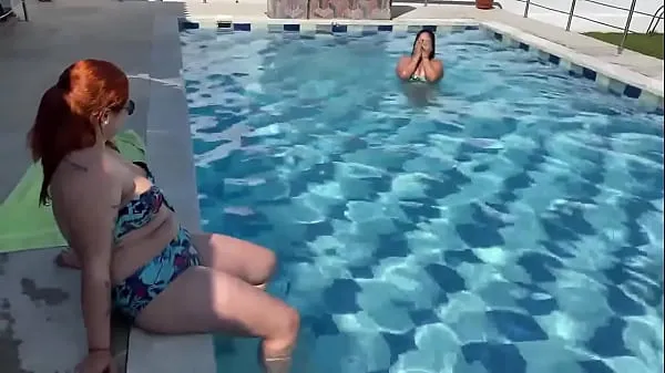 XXX I ask my stepdaughter to put sunscreen on me, I get very excited and we end up fucking hard principais clipes