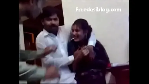 XXX Pakistani Desi girl and boy enjoy in hostel room najlepsze klipy